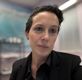 Andréa Fuentes Arts Education Headshot