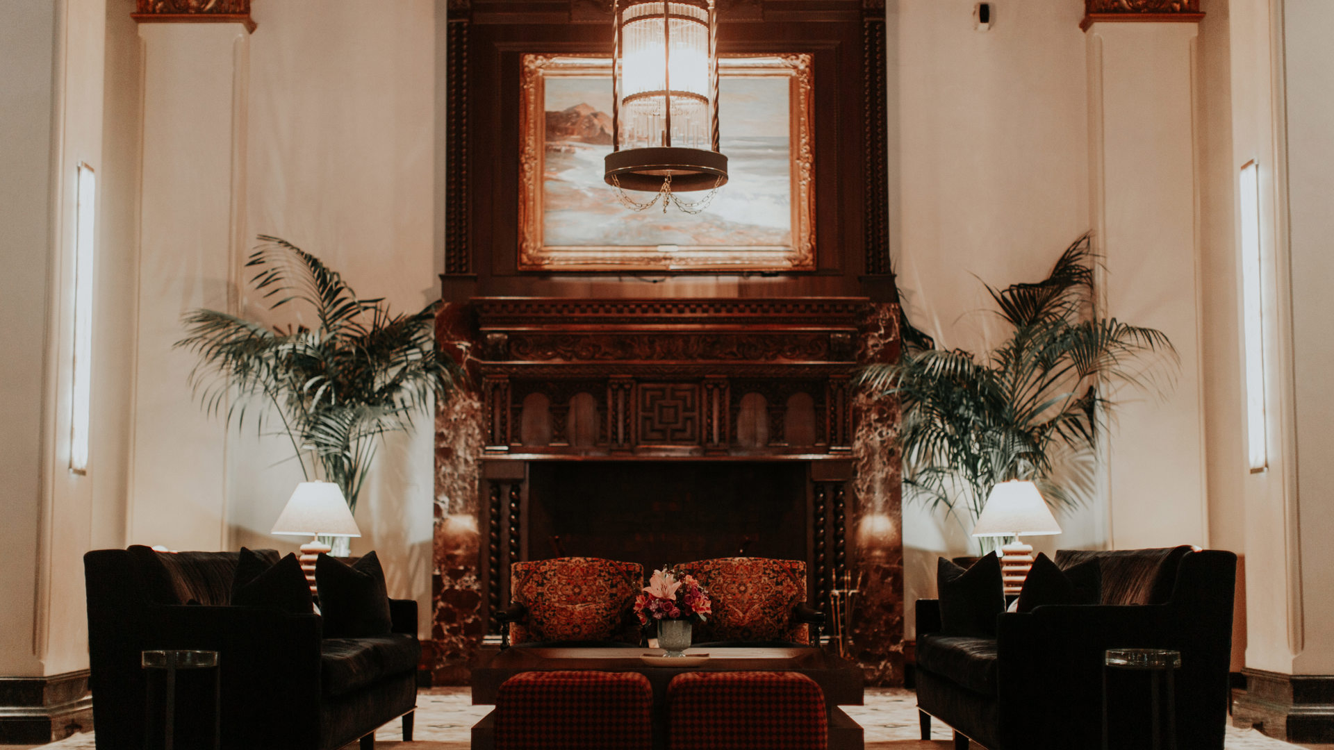 Image of a lobby with ornate furniture. 
