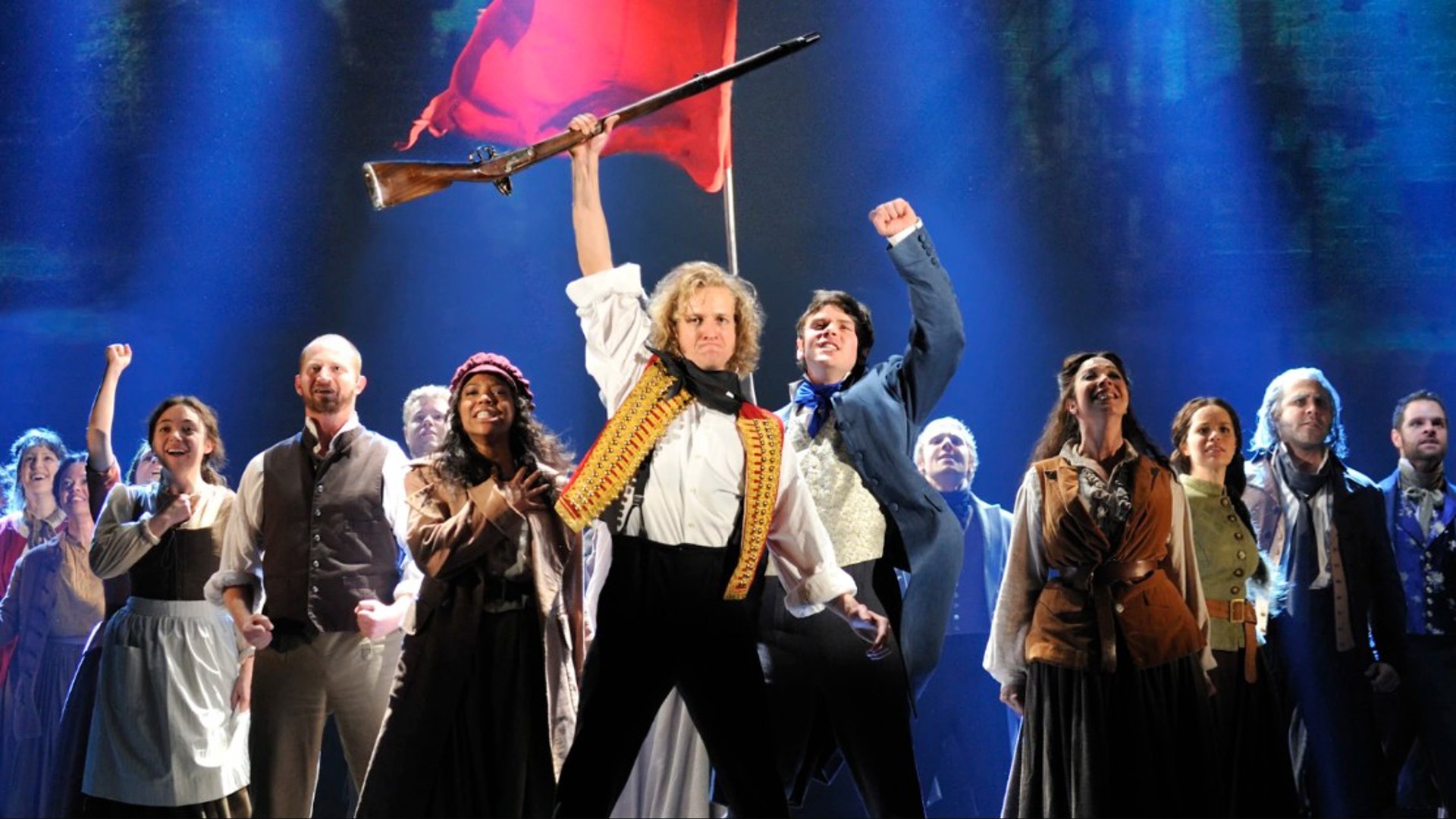 Finale photo of Les Misérables cast at the Ahmanson Theatre